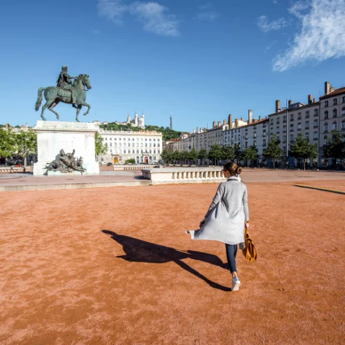 tourisme a lyon avec taxi et chauffeur guide